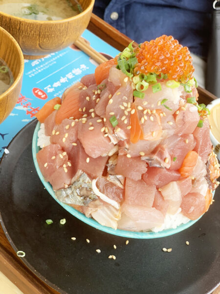 小田原漁港　とと丸食堂　海鮮丼